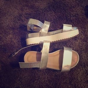 Platform sandals